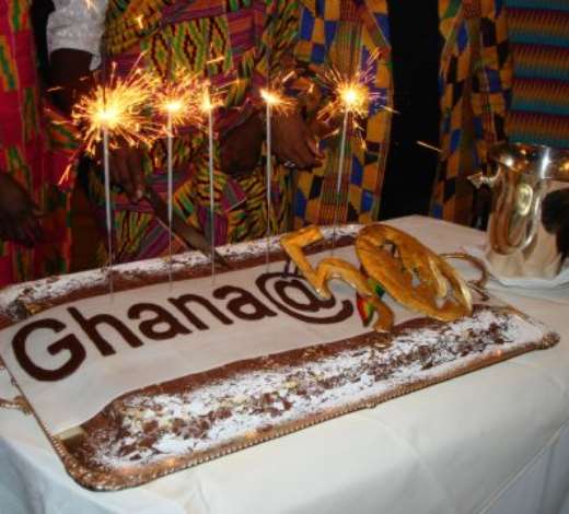 The anniversary cake ready to be cut